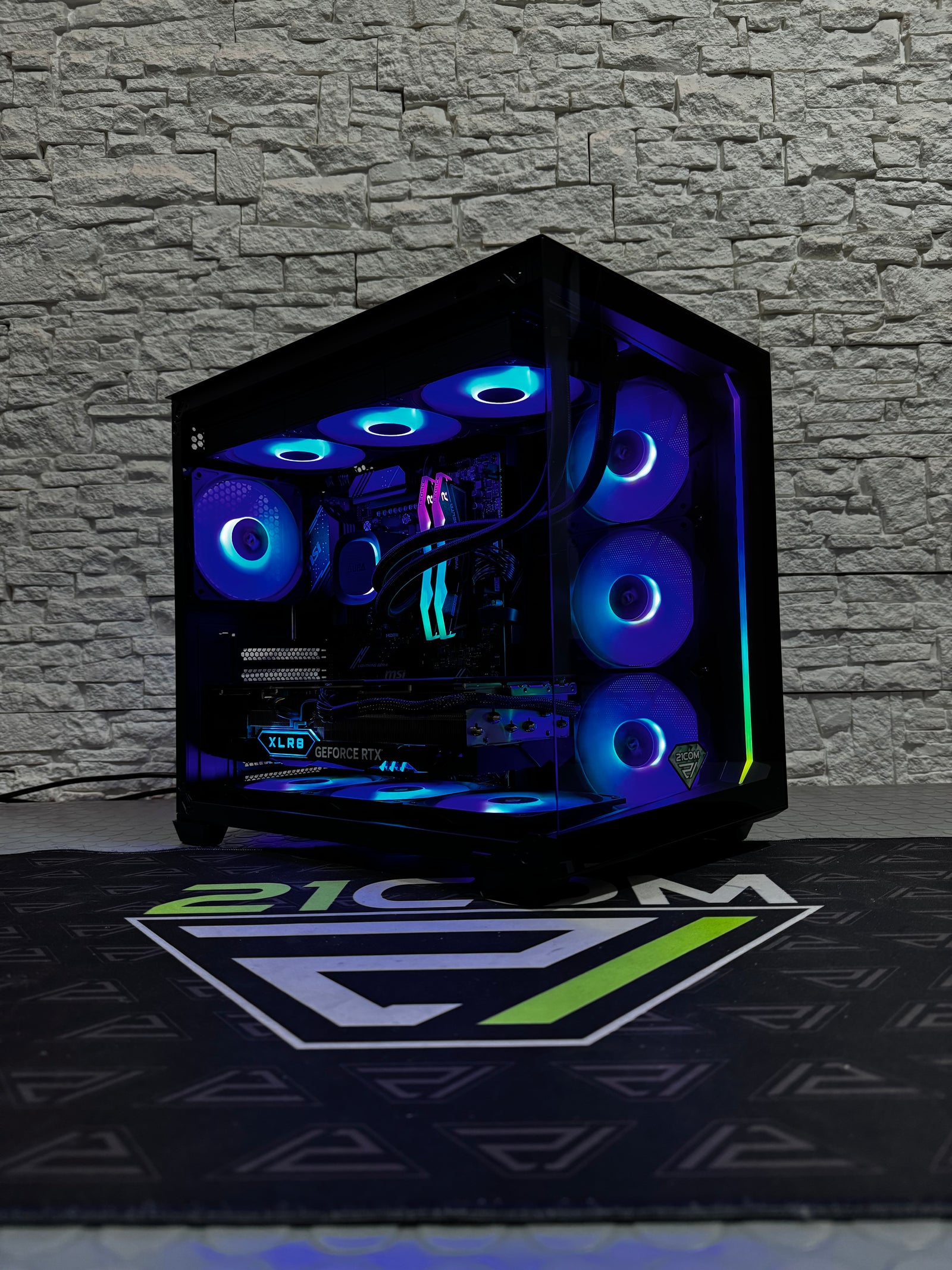 RIG APEX V8 / Ryzen 7 / 32GB / RTX 5090 / 2TB