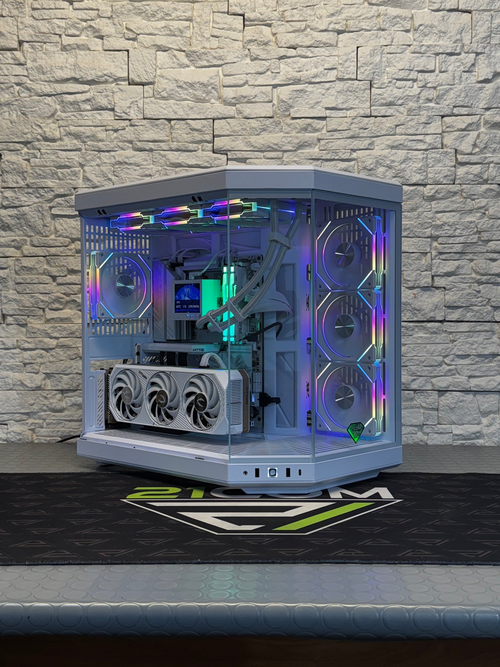 RIG 40 / Ryzen 7 / 32GB / RTX 5070 TI / 2TB