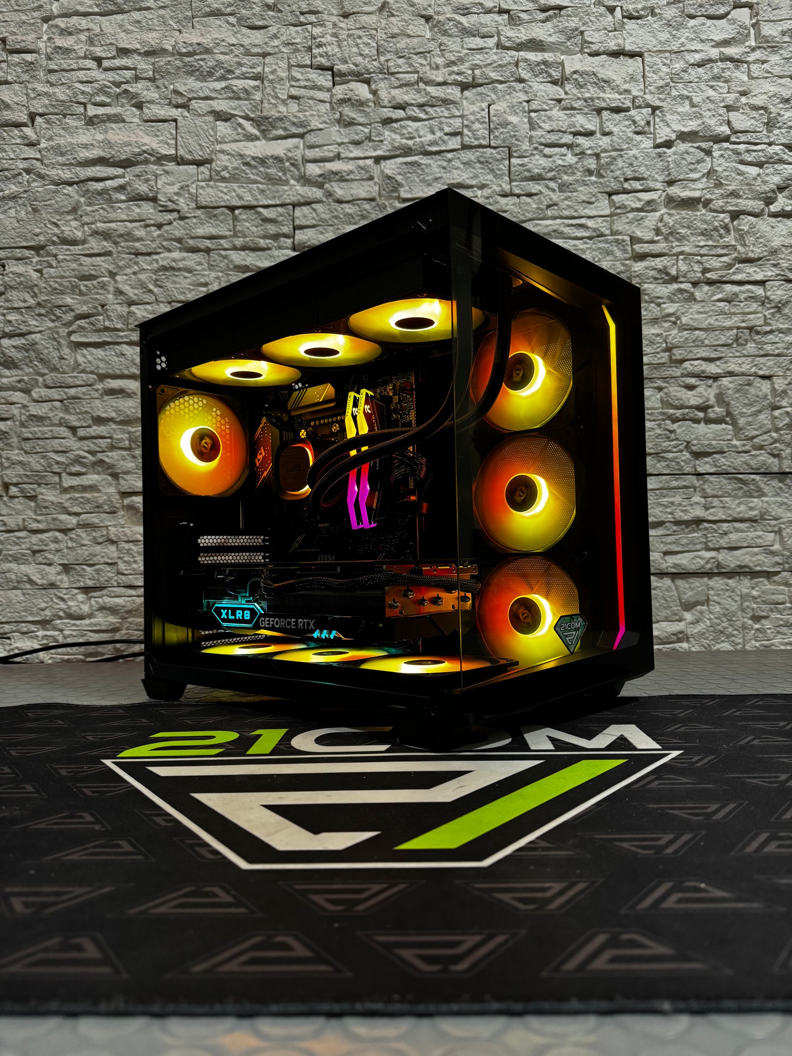RIG APEX V8 / Ryzen 7 / 32GB / RTX 5090 / 2TB