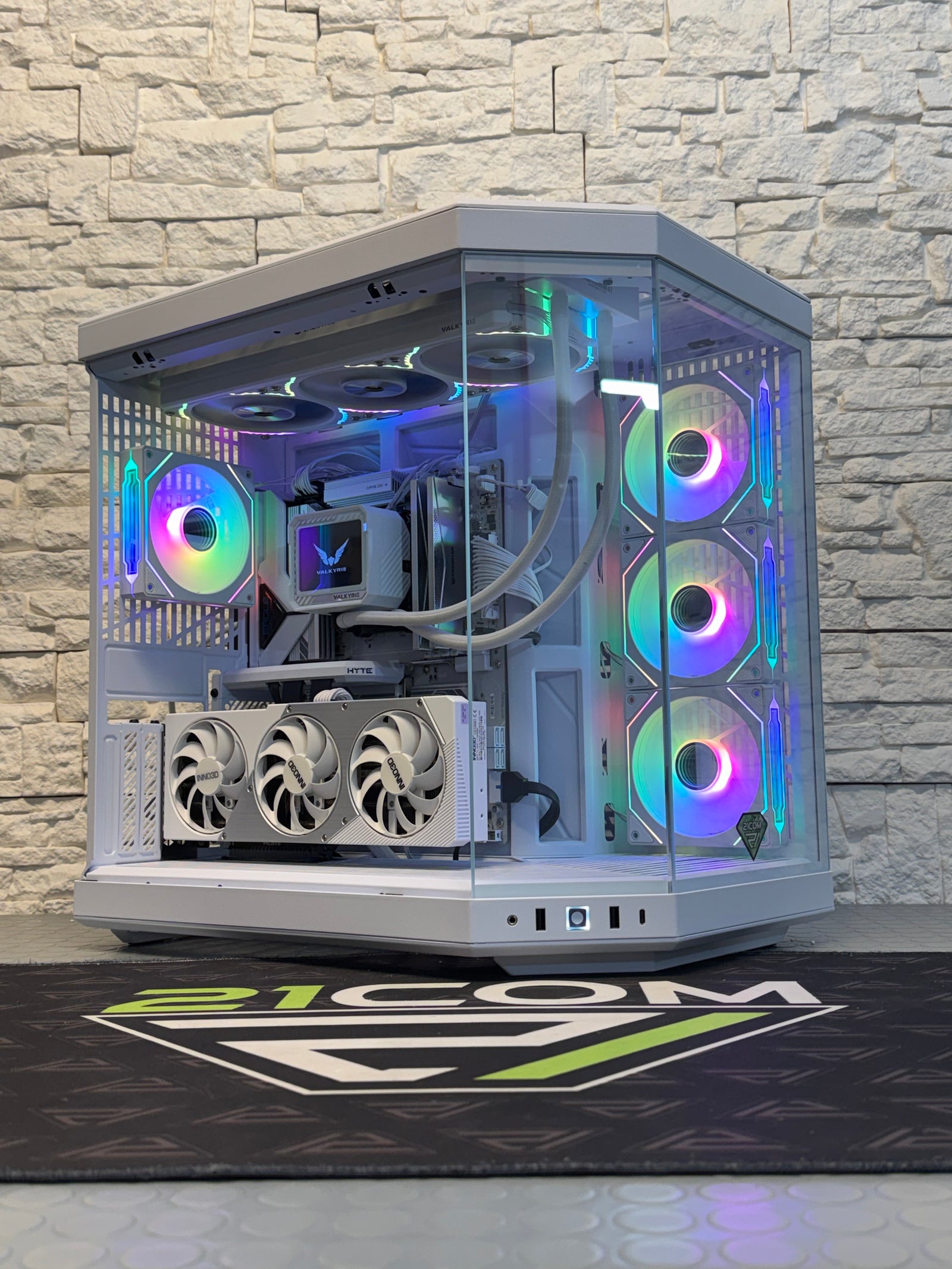 RIG 40 / Ryzen 7 / 32GB / RTX 5070 TI / 2TB