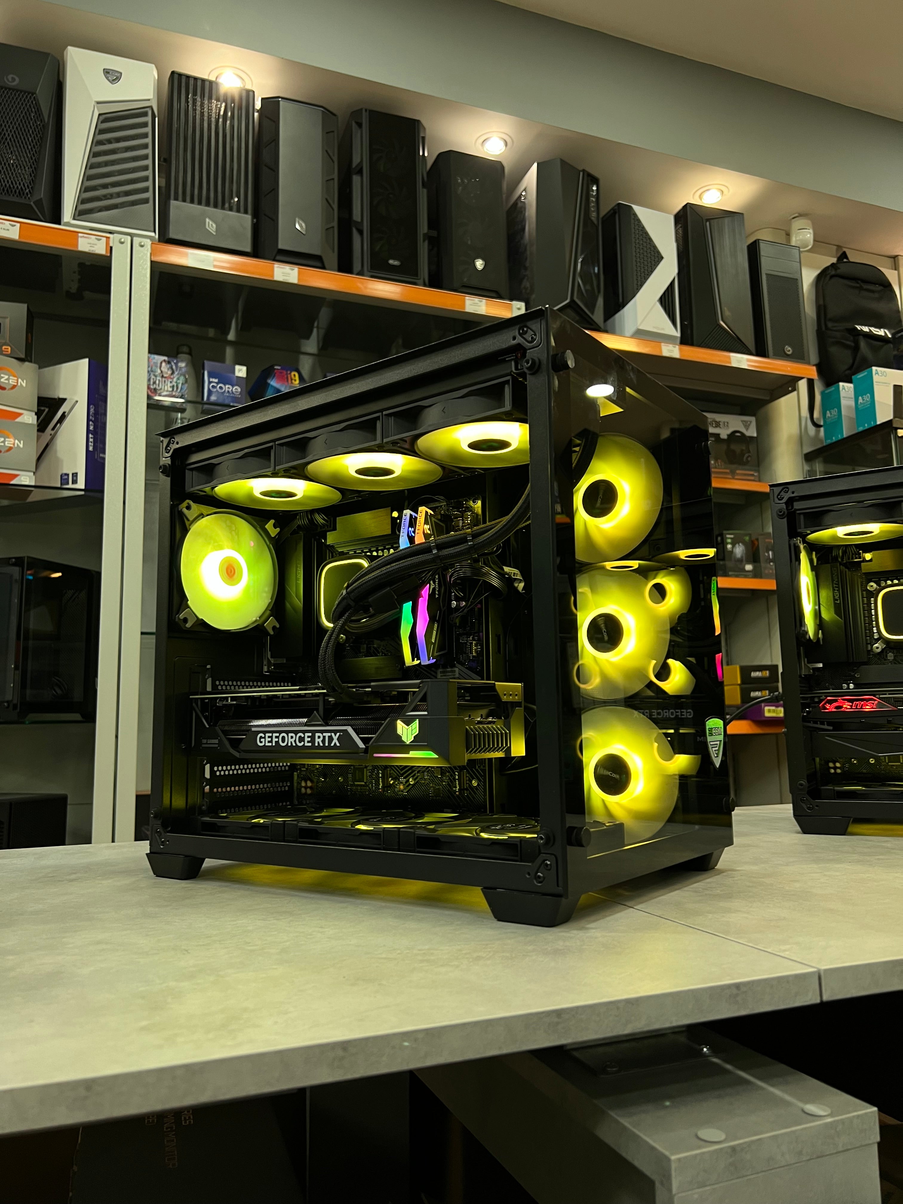 RIG VISION V1 - i5-14400F / RTX 5060 TI 16GB / DDR5 32GB / 1TB