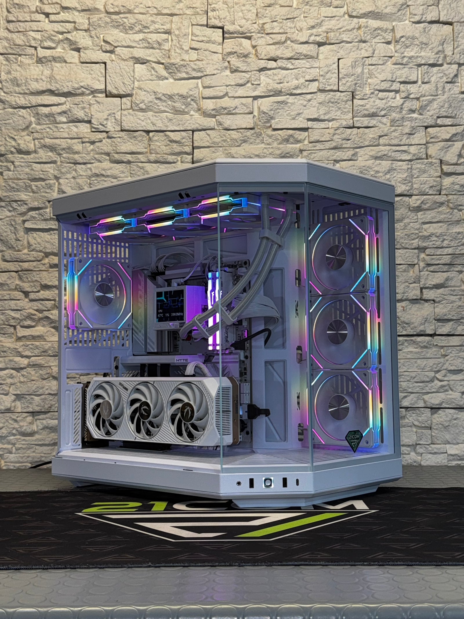 RIG 40 / Ryzen 7 / 32GB / RTX 5070 TI / 2TB