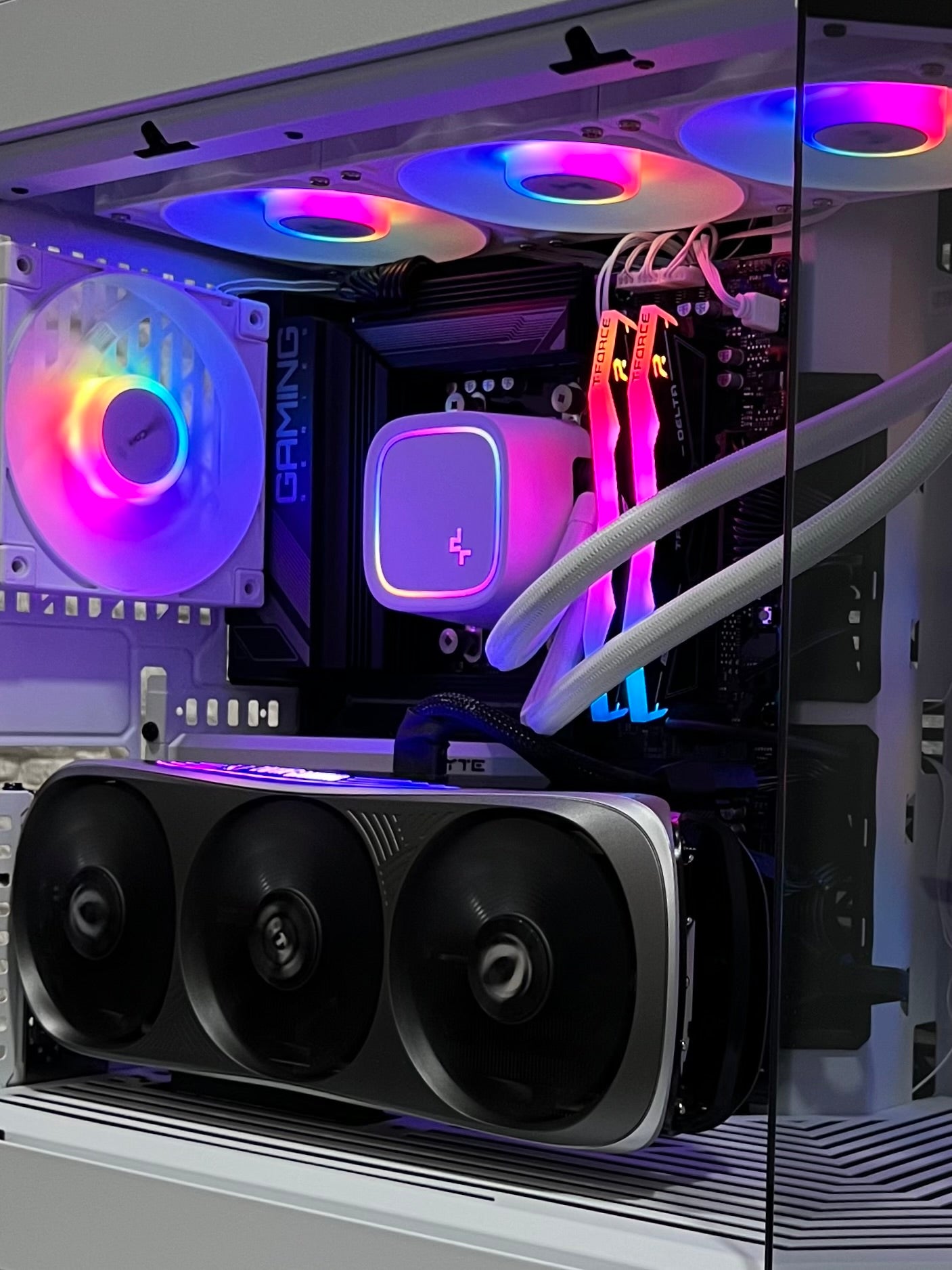 RIG 30 V2 / Ryzen 7 / 32GB / RTX 4070 Ti Super